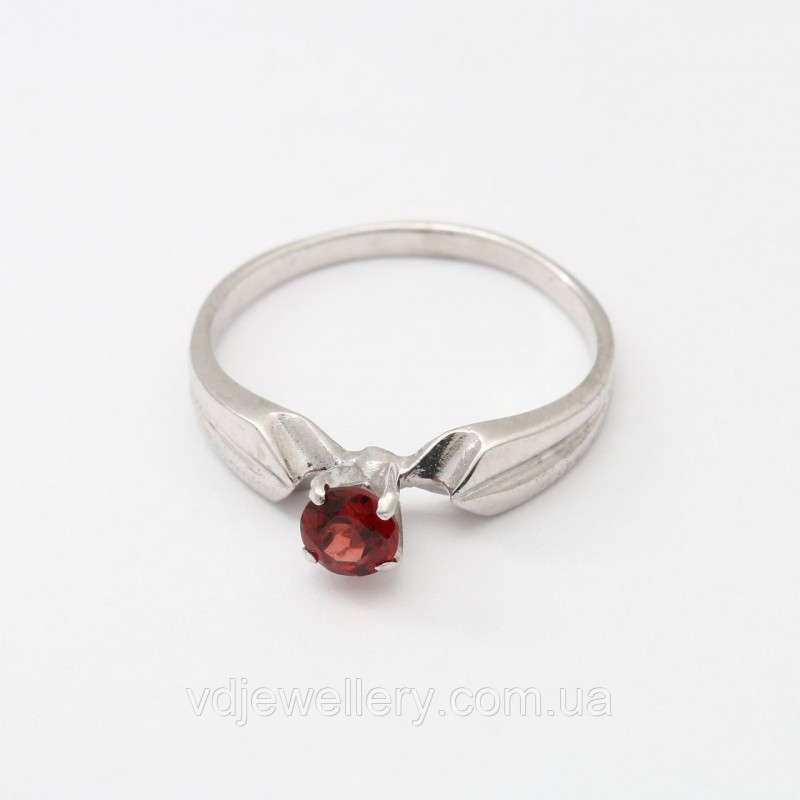 Серебряное кольцо с гранатом 217КЮ