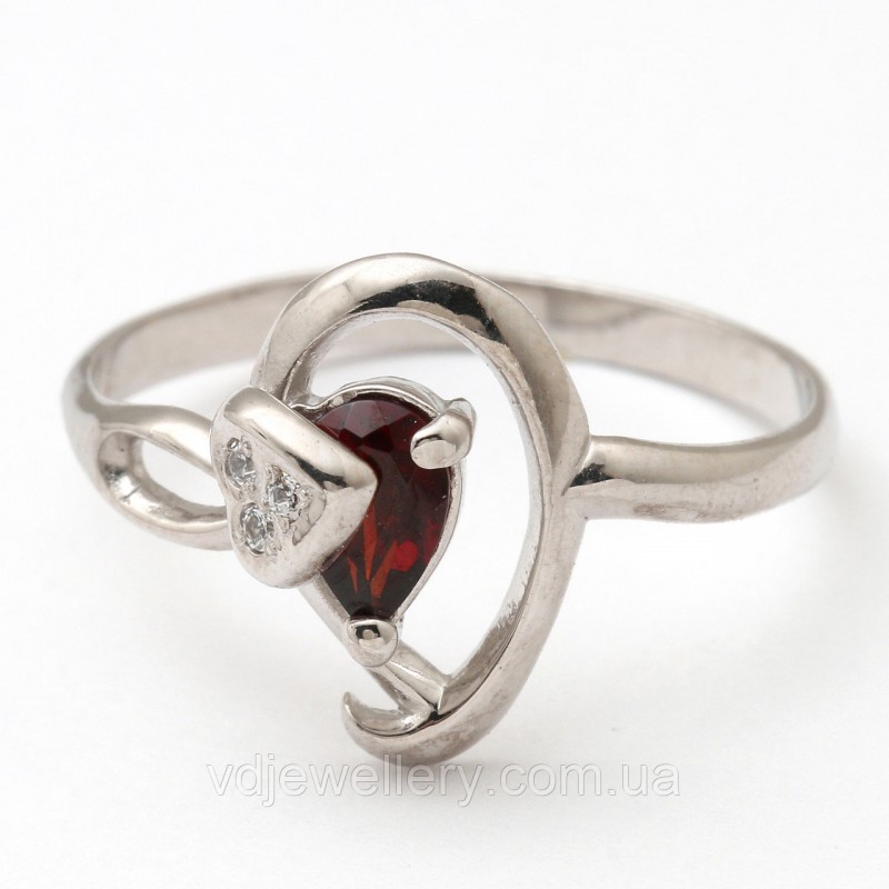 Серебряное кольцо с гранатом КЖХ-107