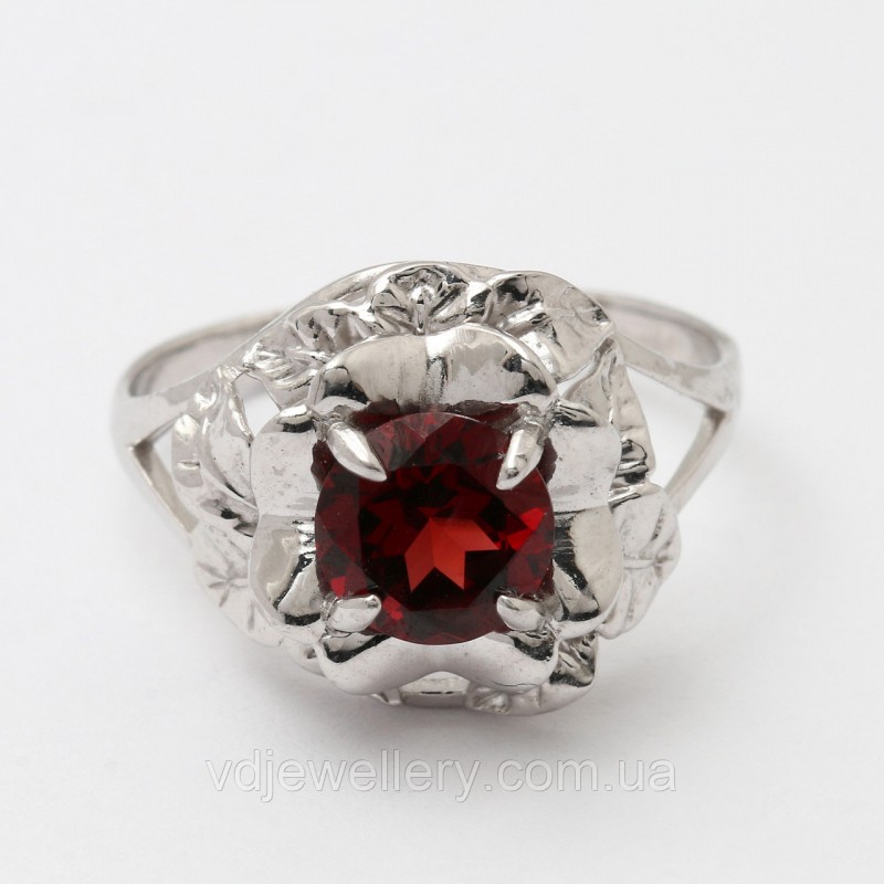 Серебряное кольцо с гранатом 229КЮ