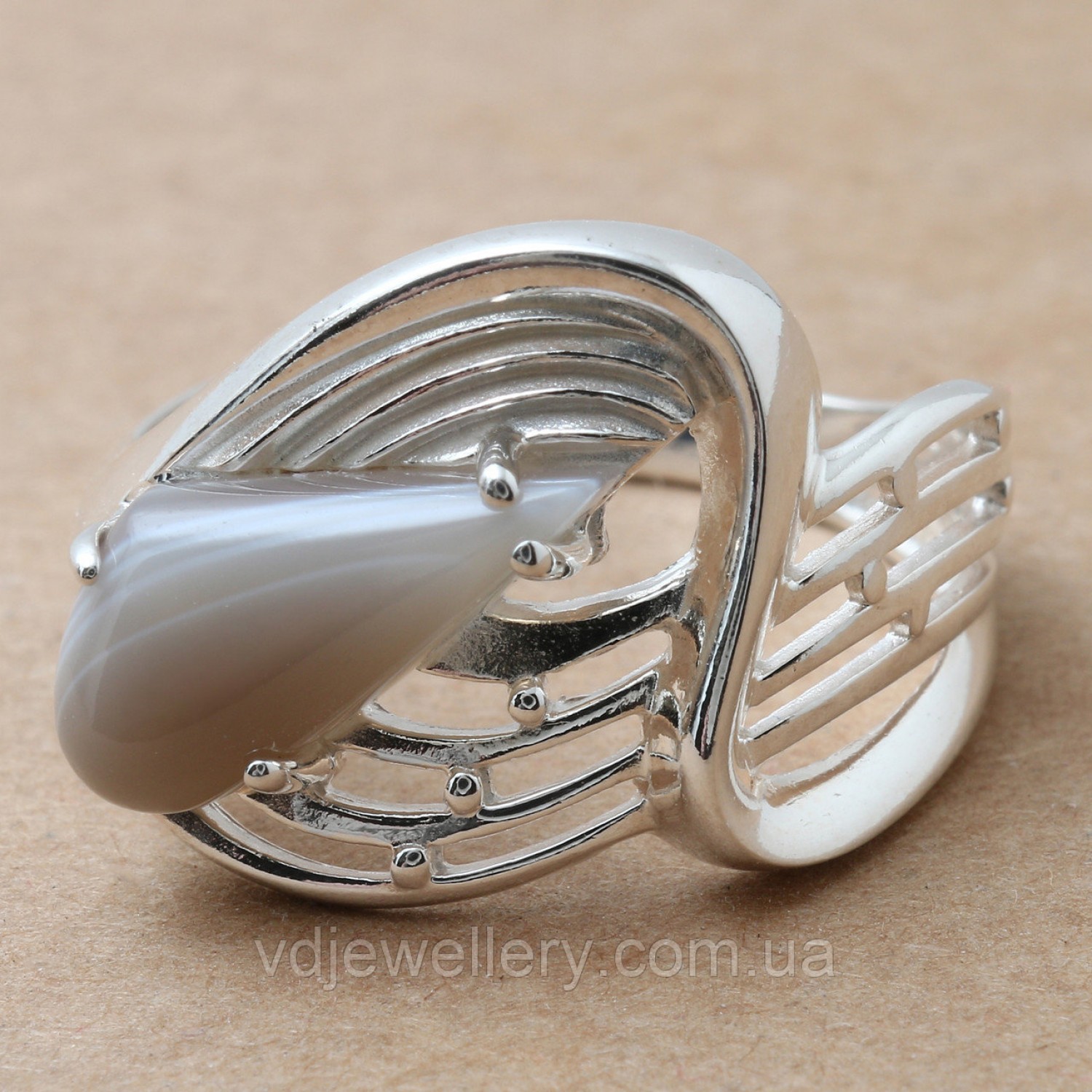 Серебряное кольцо с агатом ботсвана КЖХ123