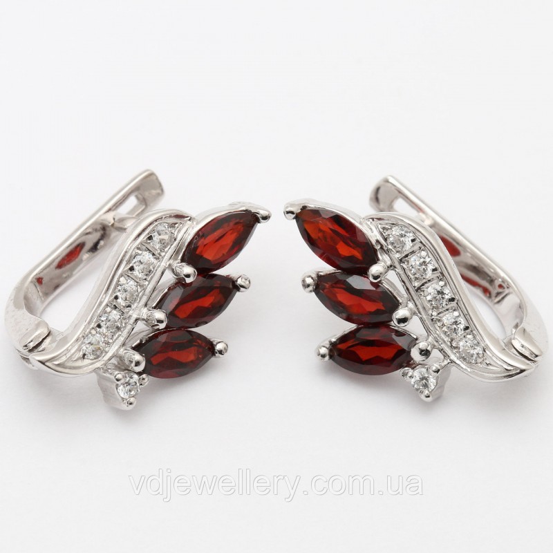 Серебряные серьги с гранатом 390КН