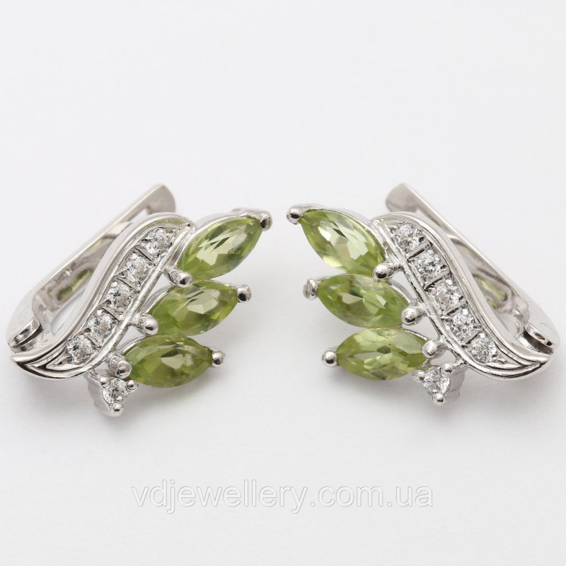 Серебряные серьги с хризолитом 386КН