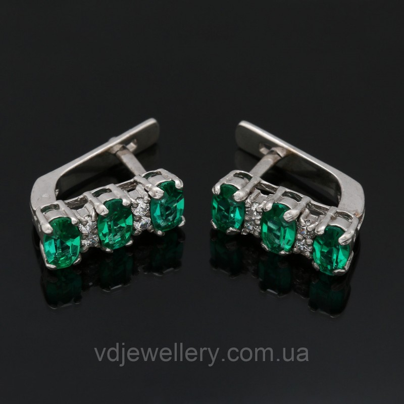 Серебряные серьги с изумрудом 296кн